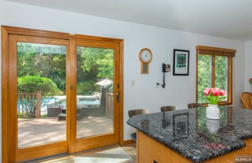 902 Briarwoods Rd, Franklin Lakes NJ  07417-1106 exterior