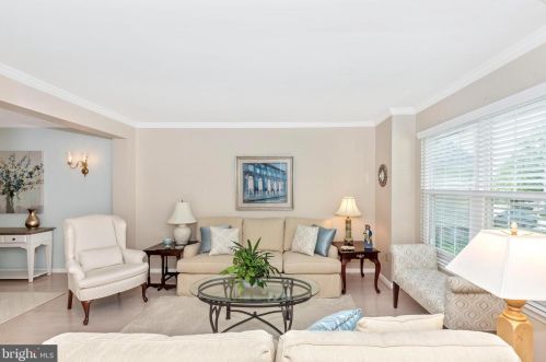 129 Canterbury Ln, Blue Bell PA  19422-1278 exterior