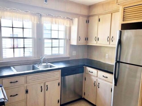 309 Service Ave, Hermitage, PA 16146-3109
