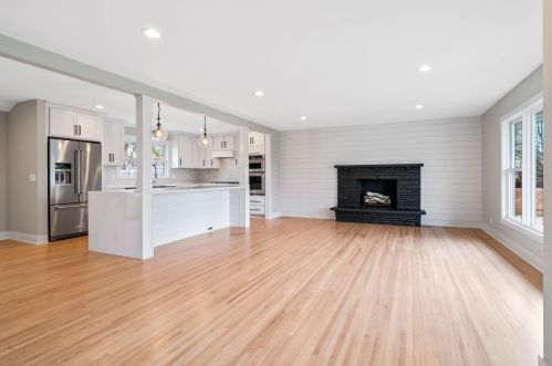 4512 Andover Rd, Minneapolis, MN 55435-4032