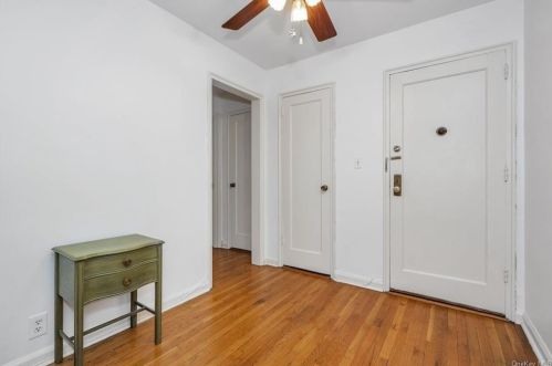2246 Palmer Ave, New Rochelle, NY 10801-3031