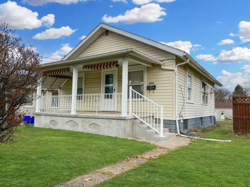 2406 Delaware Ave, New Castle, PA 16105-2213