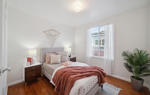 667 Skyline Dr, Daly City CA  94015-4622 exterior