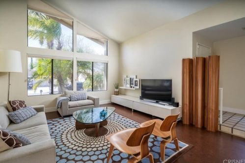 22561 Tula Dr, Santa Clarita, CA 91350-1538