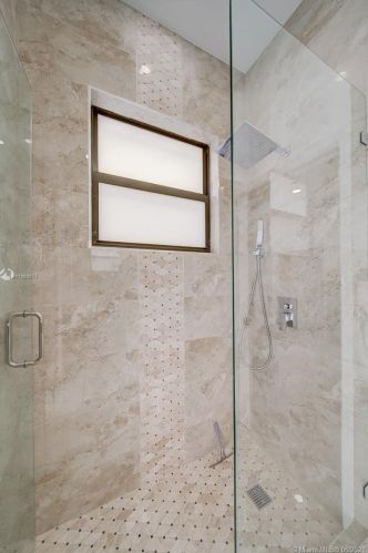 8941 178th St, Hialeah FL  33018-6554 exterior