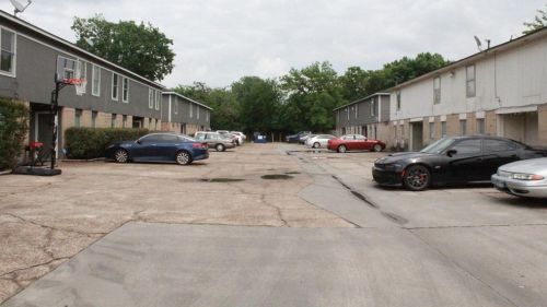 521 Ferguson St, Humble, TX 77338-8104