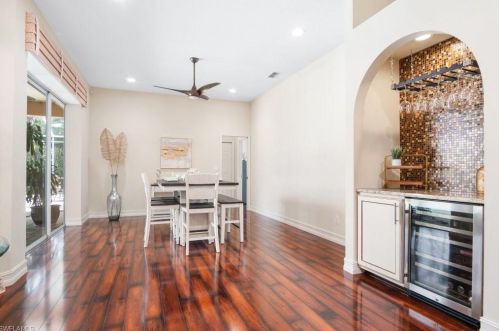 7566 Citrus Hill Ln, Naples FL  34109-0600 exterior