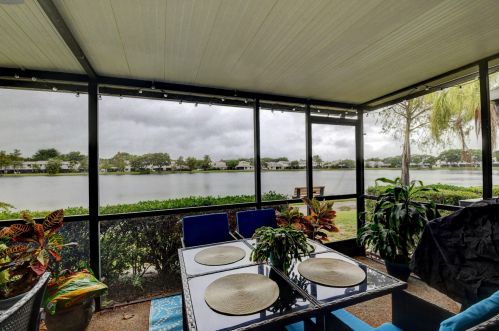 5274 Jog Ln, Delray Beach FL  33484-6621 exterior