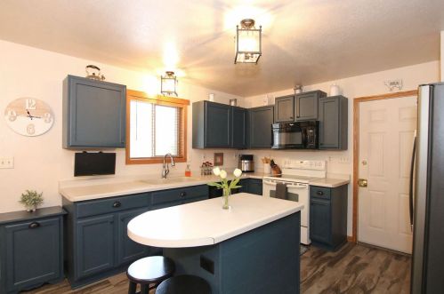 518 Greenbriar Ave, Fond Du Lac, WI 54935-1835