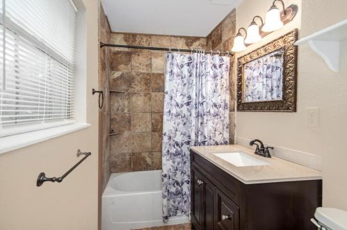 395 County Road 6768, Mont Belvieu TX  77535 exterior