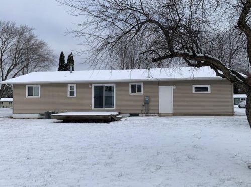 435 Valley View Dr, Wautoma, WI 54982-9592