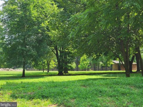 13501 Highland Farms Ct, Nokesville VA  20181-2811 exterior