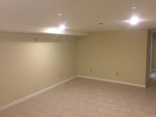 2 Plz Rd, New Hamburg NY  12590-3814 exterior