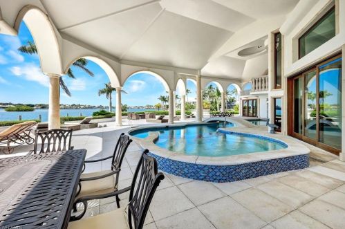 550 Alameda Ct, Marco Island FL  34145-5830 exterior