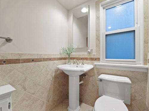 4114 Lk Dr, Milwaukee WI 53211-1719 exterior