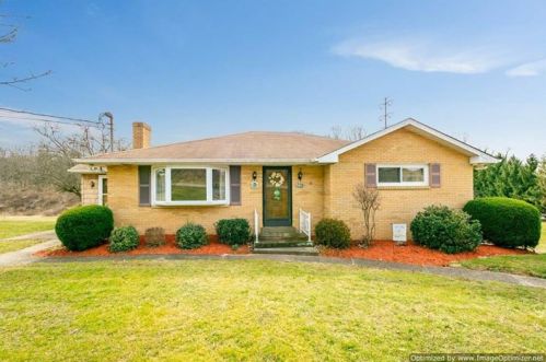 228 Bateman Rd, Noblestown, PA 15071-3903
