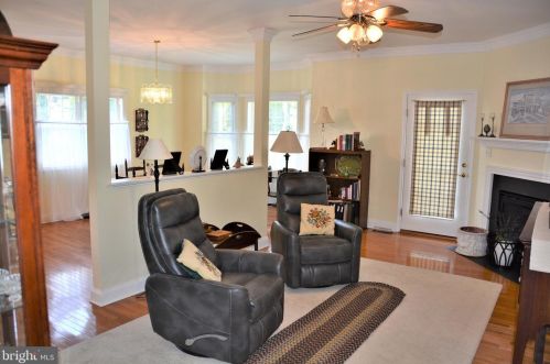 140 Donna Dr, Woodstock VA  22664-1146 exterior