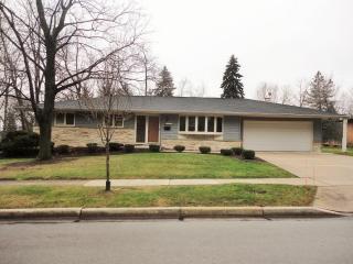 7125 Darnell Ln, Greendale, WI 53129-2358