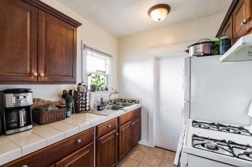 515 24th St, San Diego CA  92102-2919 exterior