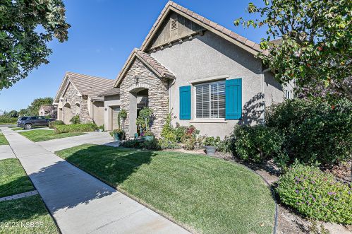 2518 Calderon Dr, Santa Maria CA  93455-7410 exterior