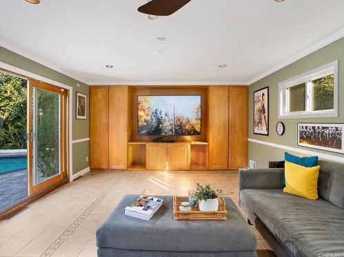 6520 Rosebay St, Long Beach CA  90808-4057 exterior