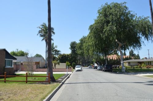 10122 Edgewood Ln, Garden Grove, CA 92840-1812