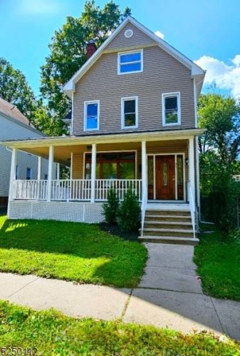 37 State St, East Orange, NJ 07017-1117