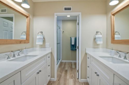 16993 Cresta Dr, San Diego CA 92128-2311 exterior