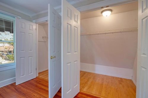 920 16 Ave, Saint Petersburg FL  33707-4113 exterior