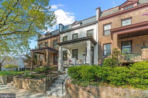 951 15th St, Washington, DC 20003-3212