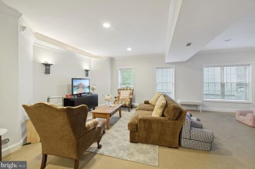 610 Poplar Dr, Falls Church VA  22046-2838 exterior