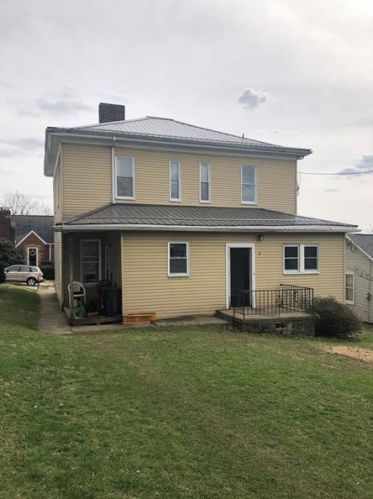717 Ellsworth Ave, Jeannette, PA 15644-1908