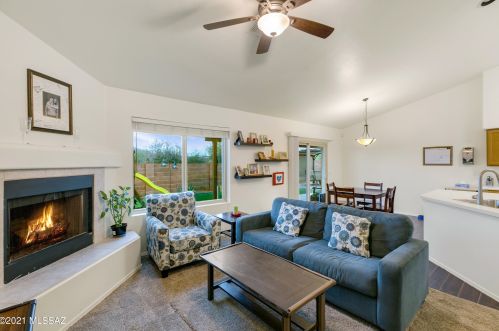 9556 Elan Ln, Tucson, AZ 85742-5136