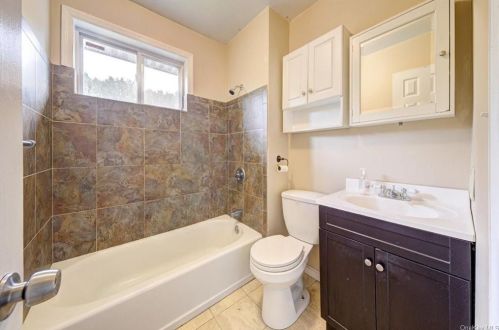 75 Sackett Lake Rd, Monticello NY  12701-4514 exterior