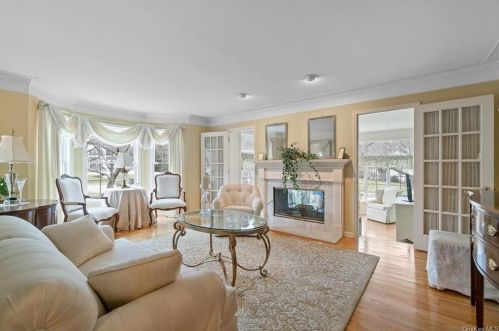 16 Mdw Rdg Rd, Warwick NY  10990-2535 exterior