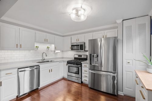 2507 Hunting Ridge Trl, Bridgeville PA  15017-1611 exterior