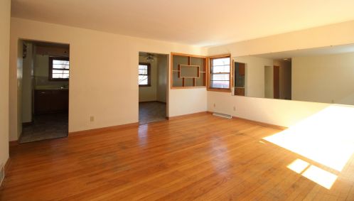 7200 Lakefield Dr, Milwaukee WI  53219-4024 exterior