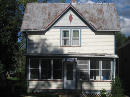 120 Bridge St, Manchester, WI 53946-8039