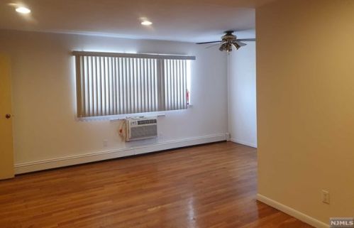 180 Atlantic St, Paterson NJ 07503-2702 exterior