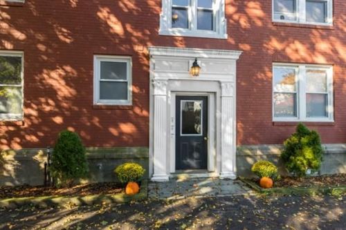 6 Hazel St, Salem, MA 01970-4662