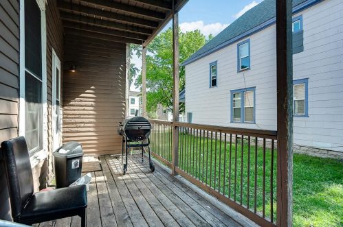 372 Aurora Ave, Saint Paul MN 55103-2216 exterior