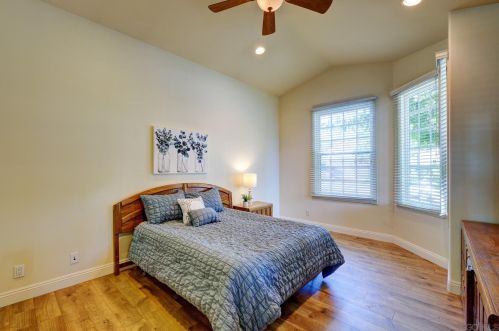 17704 Bellechase Cir, San Diego CA 92128-2097 exterior