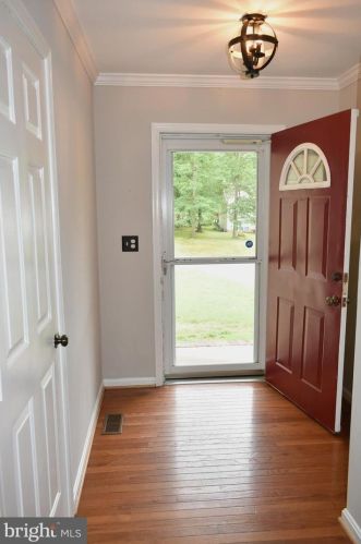 6409 Forest Grove Dr, Fredericksburg, VA 22407-6345