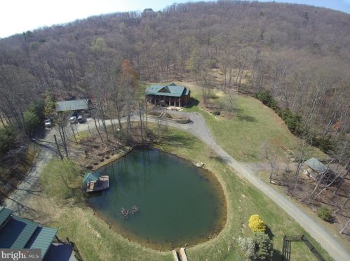 3714 Mountain Rd, Haymarket VA  20169-1739 exterior