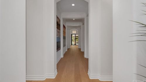 3825 Prado Del Trigo, Calabasas CA  91302-3638 exterior