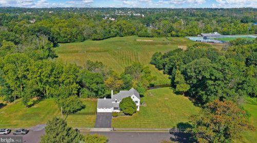 233 Shepherd Ln, Norristown, PA 19403-2707
