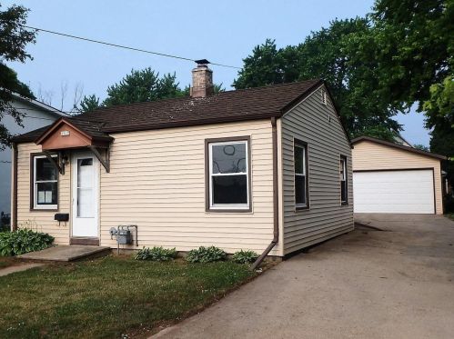 1517 Mount Vernon St, Oshkosh, WI 54901-3024