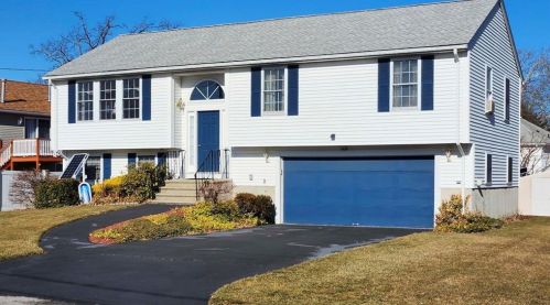 4 Morning Way, Cumberland RI  02864-6549 exterior