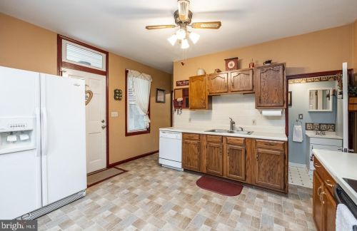 672 Manatawny St, Pottstown PA  19464-9407 exterior