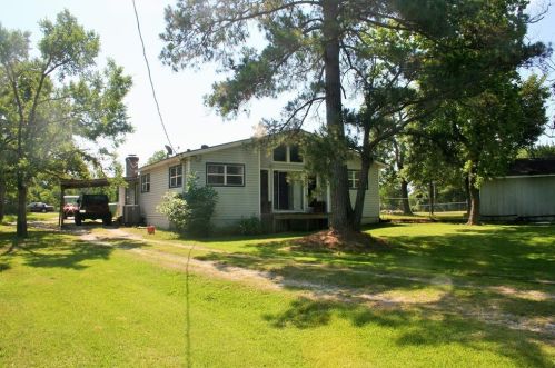 10 Tomahawk St, Huntsville, TX 77320-0129
